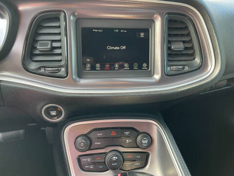 2021 Dodge Challenger SXT