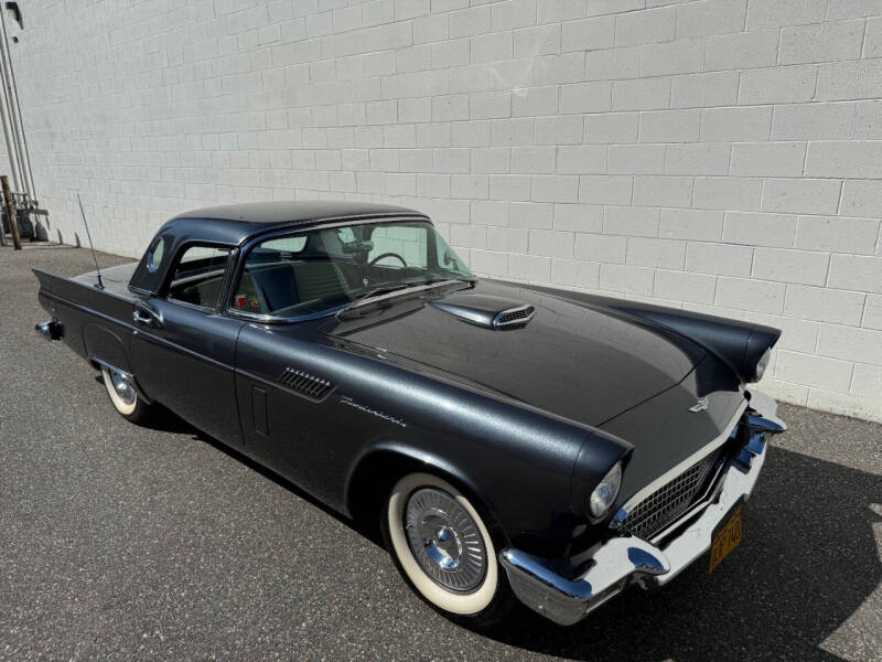 1957 Ford Thunderbird