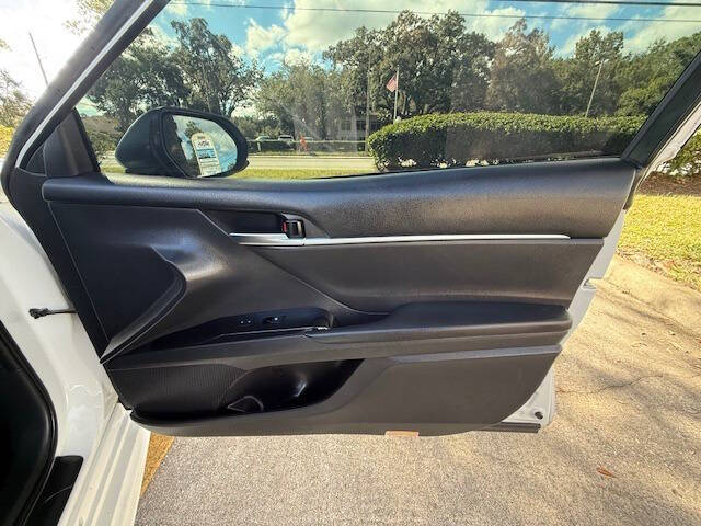 2018 Toyota Camry SE