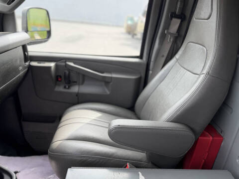 2017 Chevrolet Express 2500