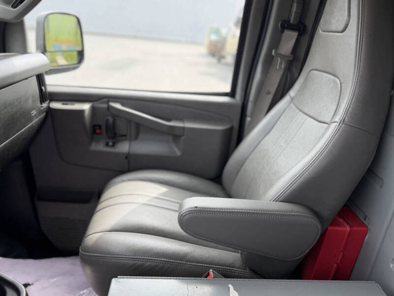 2017 Chevrolet Express 2500