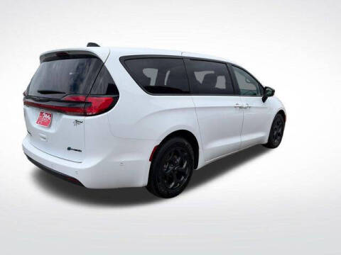 2024 Chrysler Pacifica Plug-In Hybrid Select