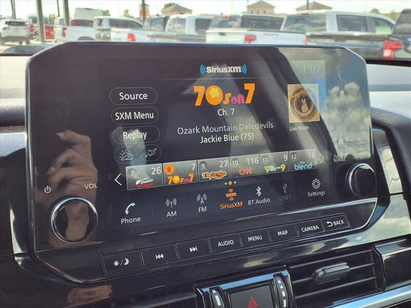 2022 Nissan Pathfinder SL