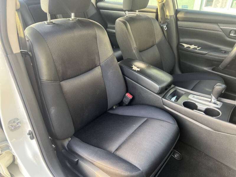 2016 Nissan Altima 2.5 SR