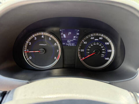 2012 Hyundai Accent GS