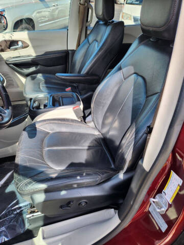 2017 Chrysler Pacifica Touring Plus