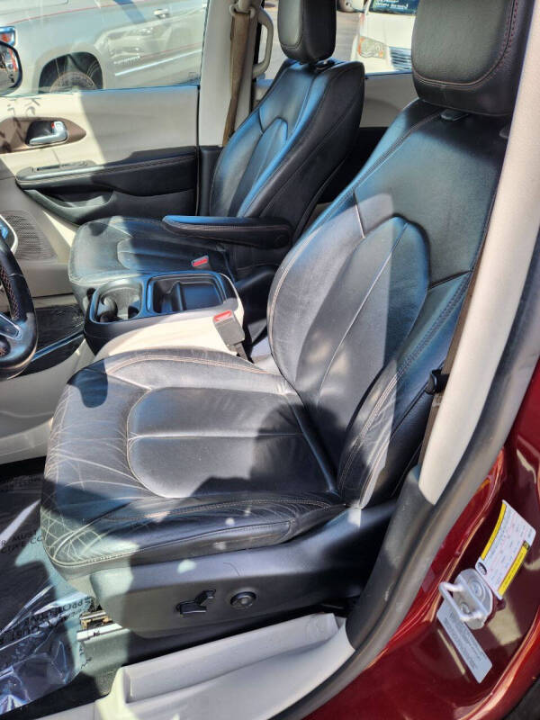 2017 Chrysler Pacifica Touring Plus