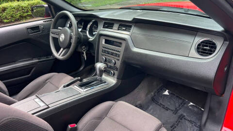 2012 Ford Mustang V6