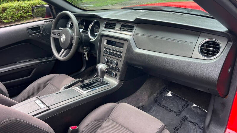 2012 Ford Mustang V6