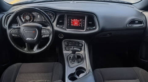 2017 Dodge Challenger SXT