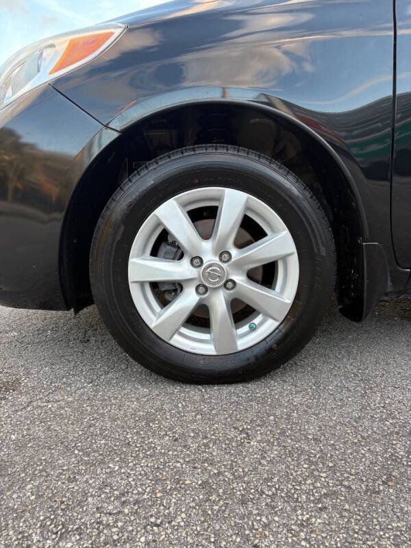 2014 Nissan Versa 1.6 SV