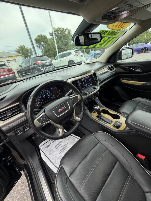 2017 GMC Acadia Denali