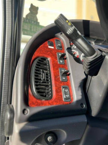 2018 Freightliner M2 106