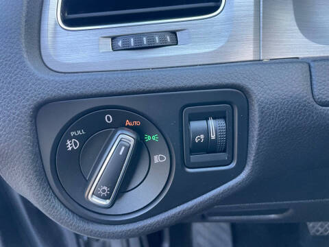 2016 Volkswagen Golf TSI SE