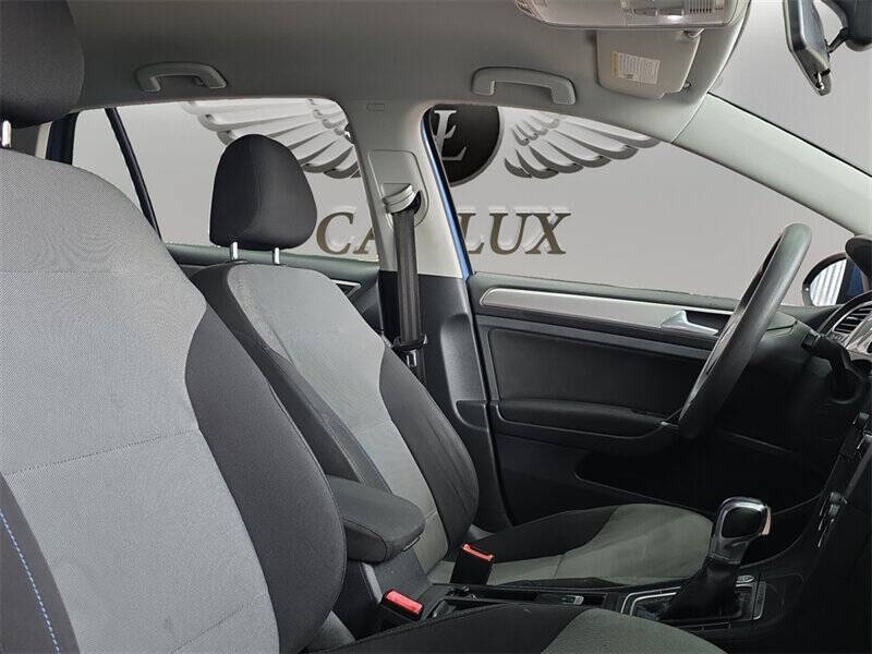 2016 Volkswagen e-Golf SE