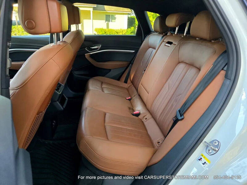 2021 Audi e-tron quattro Premium