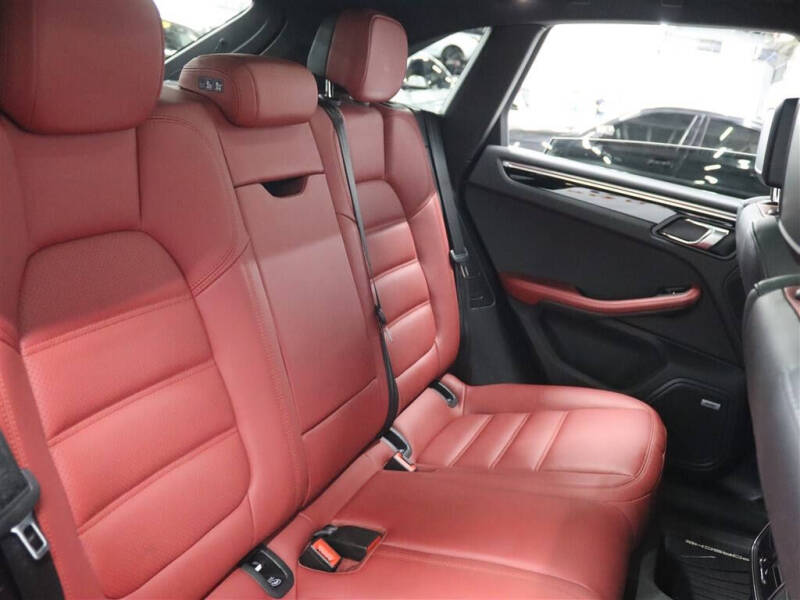 2020 Porsche Macan S