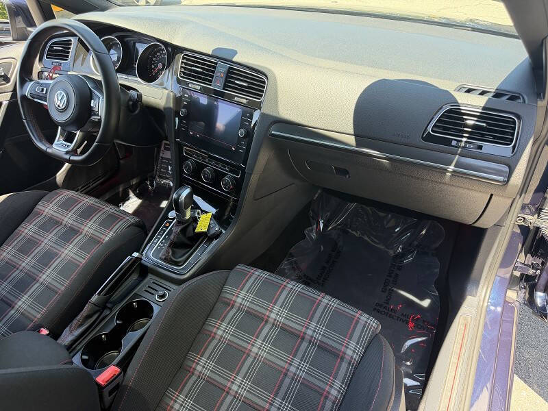 2018 Volkswagen Golf GTI SE