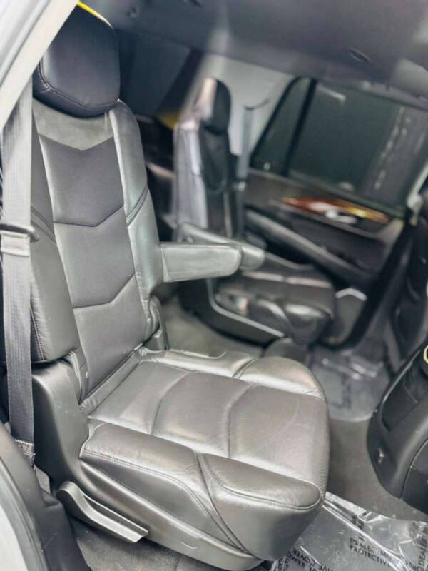 2019 Cadillac Escalade Luxury
