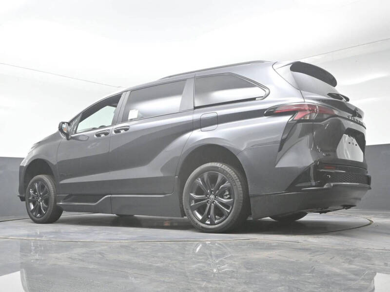 2025 Toyota Sienna XSE 7-Passenger