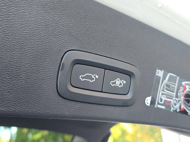 2020 Volvo XC40 T5 Momentum