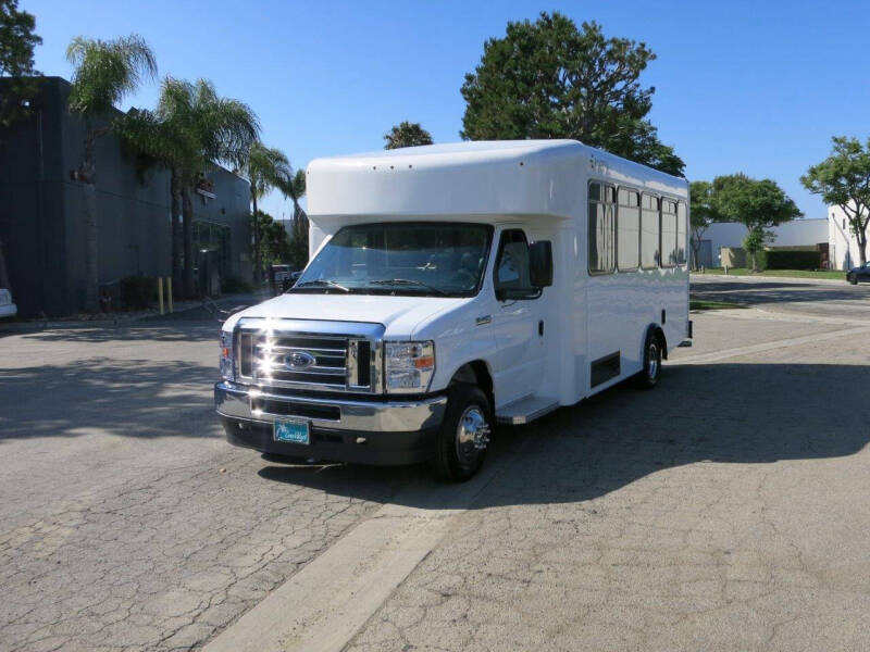2024 Ford E-450