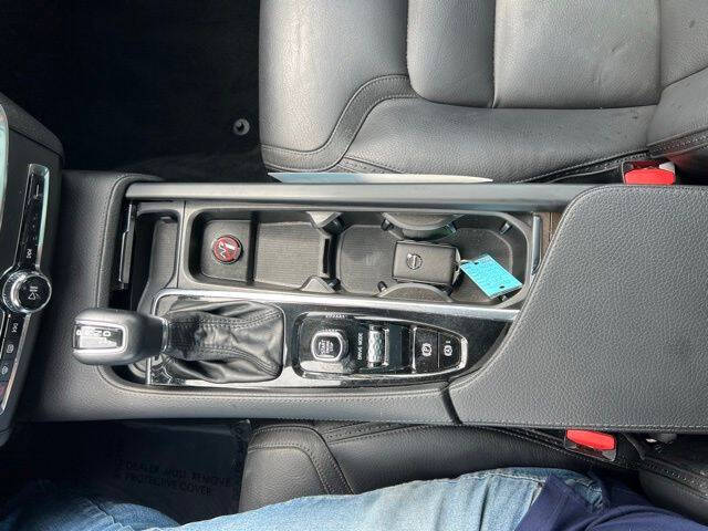 2020 Volvo V90 Cross Country T6