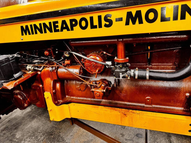1964 Minneapolis Moline G-705 Tractor