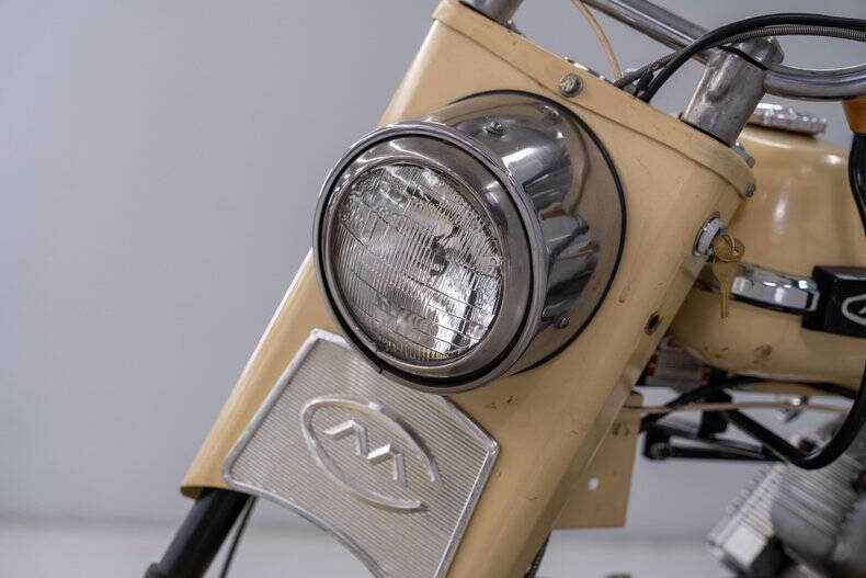 1963 Cushman Super Silver Eagle