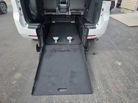 2020 Toyota Sienna LE Mobility 7-Passenger