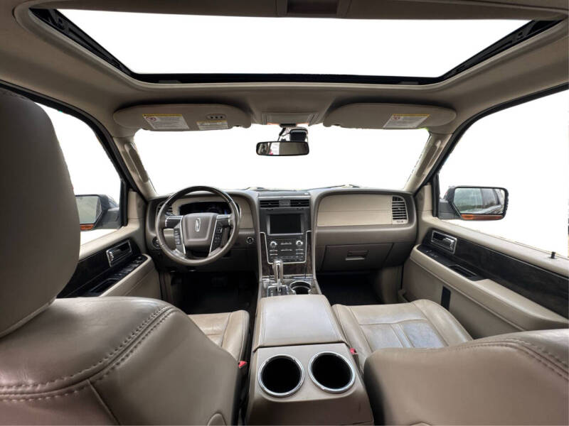 2016 Lincoln Navigator Select