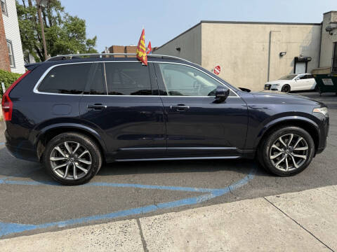 2016 Volvo XC90 T6 Momentum