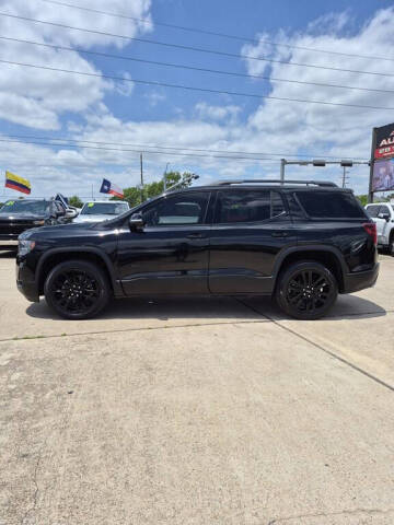 2023 GMC Acadia SLT