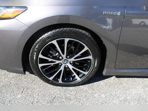 2020 Toyota Camry Hybrid SE