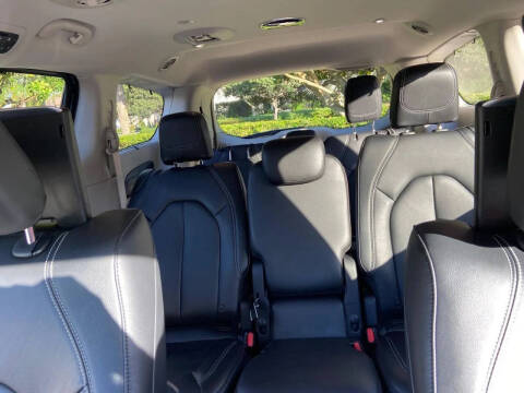 2022 Chrysler Pacifica Touring L