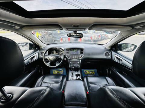 2017 Nissan Pathfinder SL