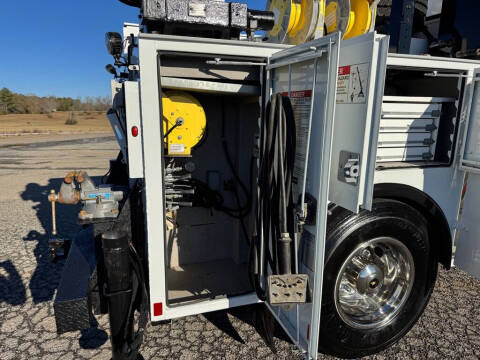 2012 Freightliner M2 106