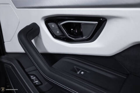 2023 Lamborghini Urus S