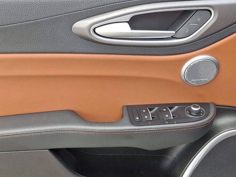 2017 Alfa Romeo Giulia Ti