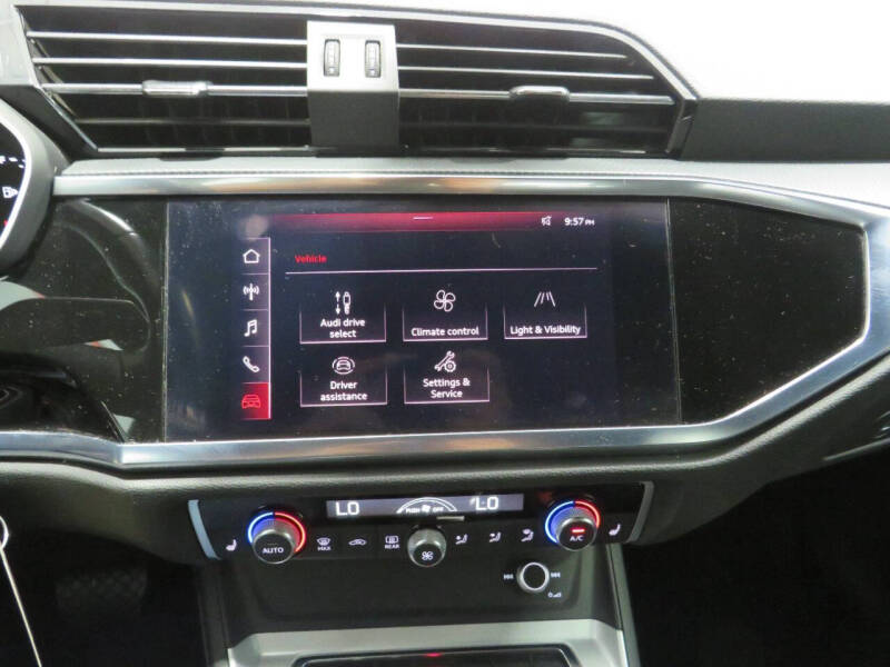 2021 Audi Q3 quattro Premium 40 TFSI