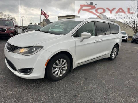 2017 Chrysler Pacifica Touring-L