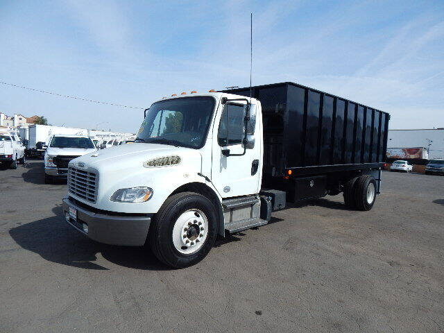 2015 Freightliner M2 106