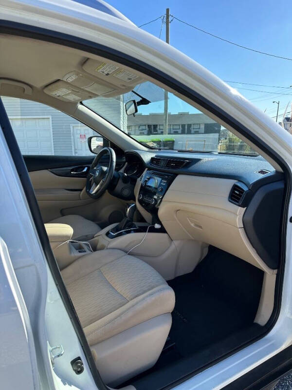 2017 Nissan Rogue SV