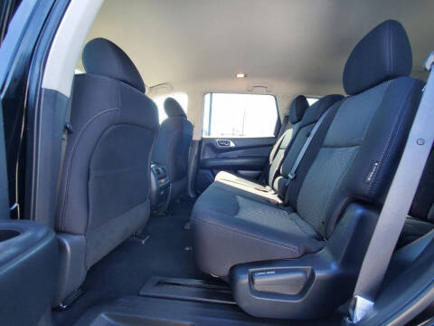 2020 Nissan Pathfinder SV