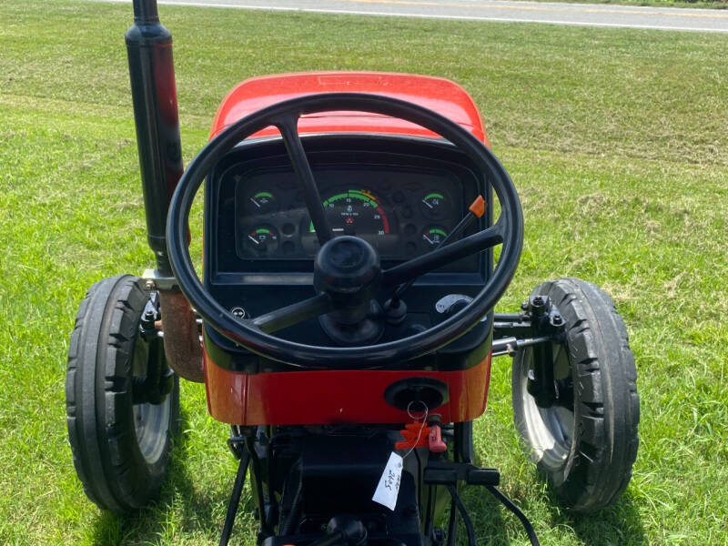 2010 Massey Ferguson 2605