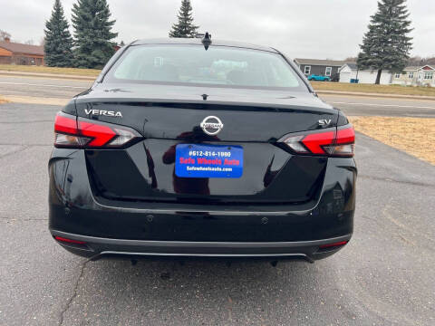 2022 Nissan Versa SV