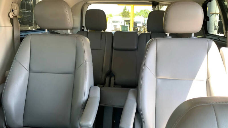 2014 Volkswagen Routan