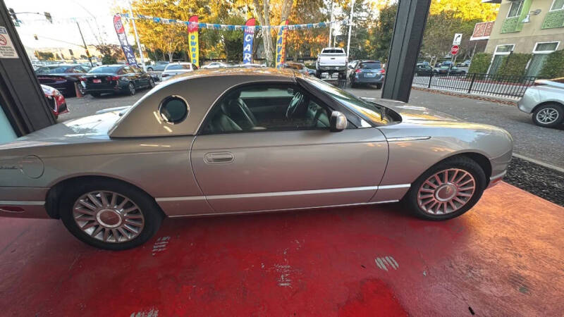 2005 Ford Thunderbird Deluxe