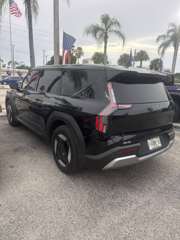 2026 Kia EV9 Light Long Range