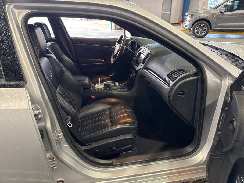 2023 Chrysler 300 S V6